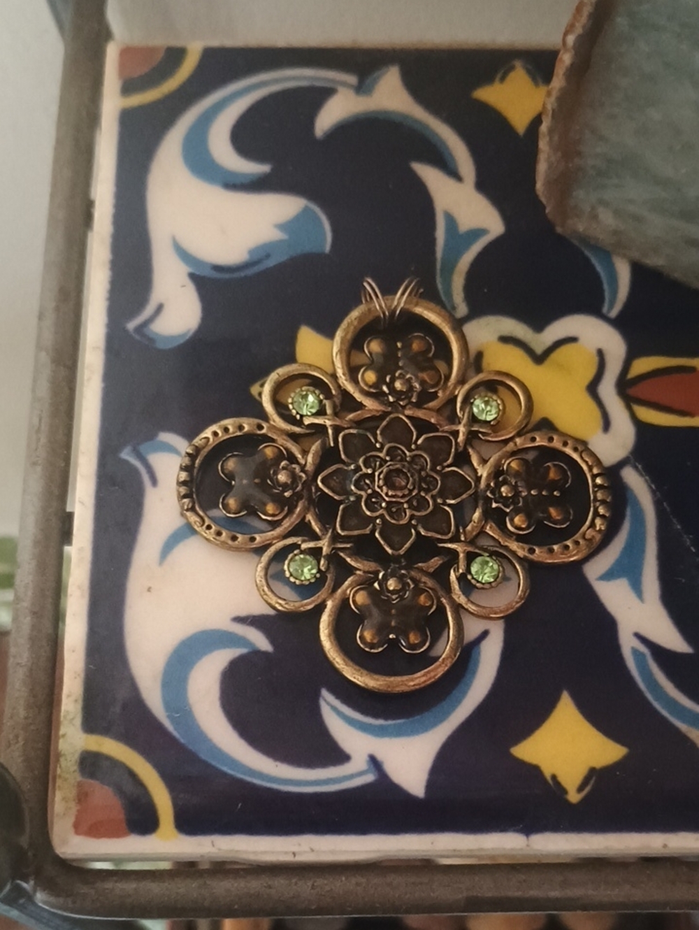 Green Rhinestone Flower Pendant